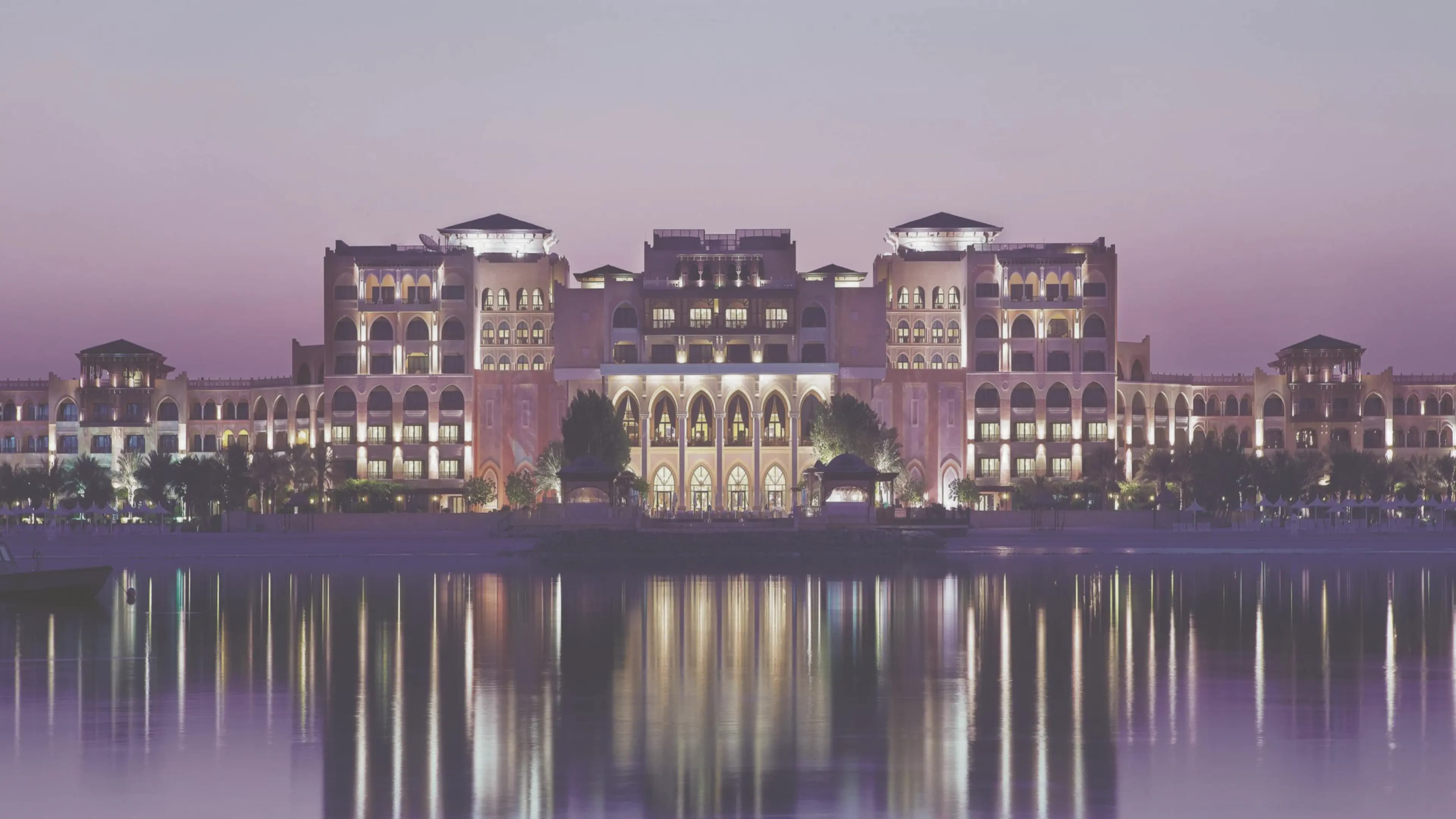 SHANGRI-LA LUXURY CIRCLE