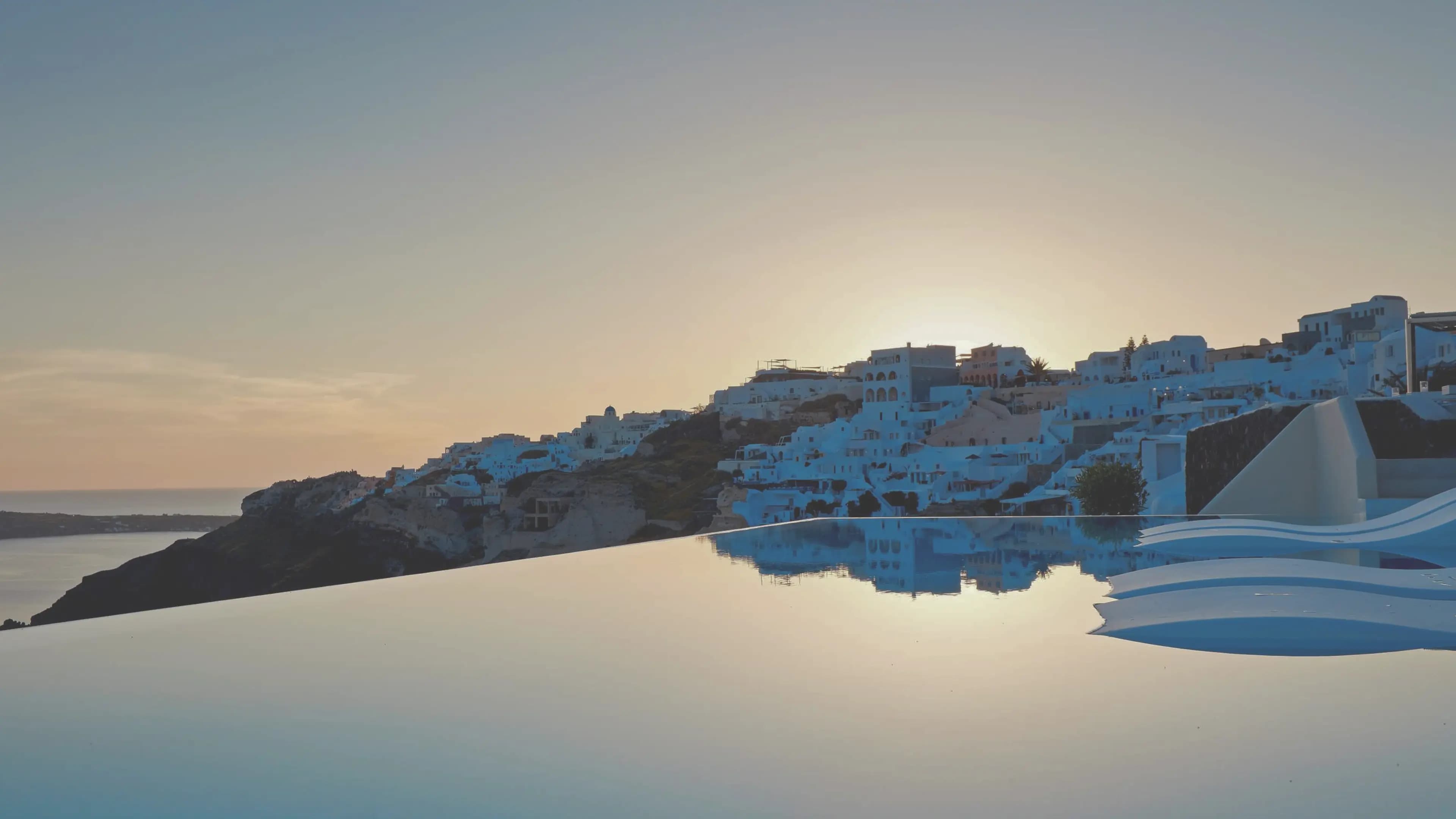 SLH WITHIN (SMALL LUXURY HOTELS OF THE WORLD)